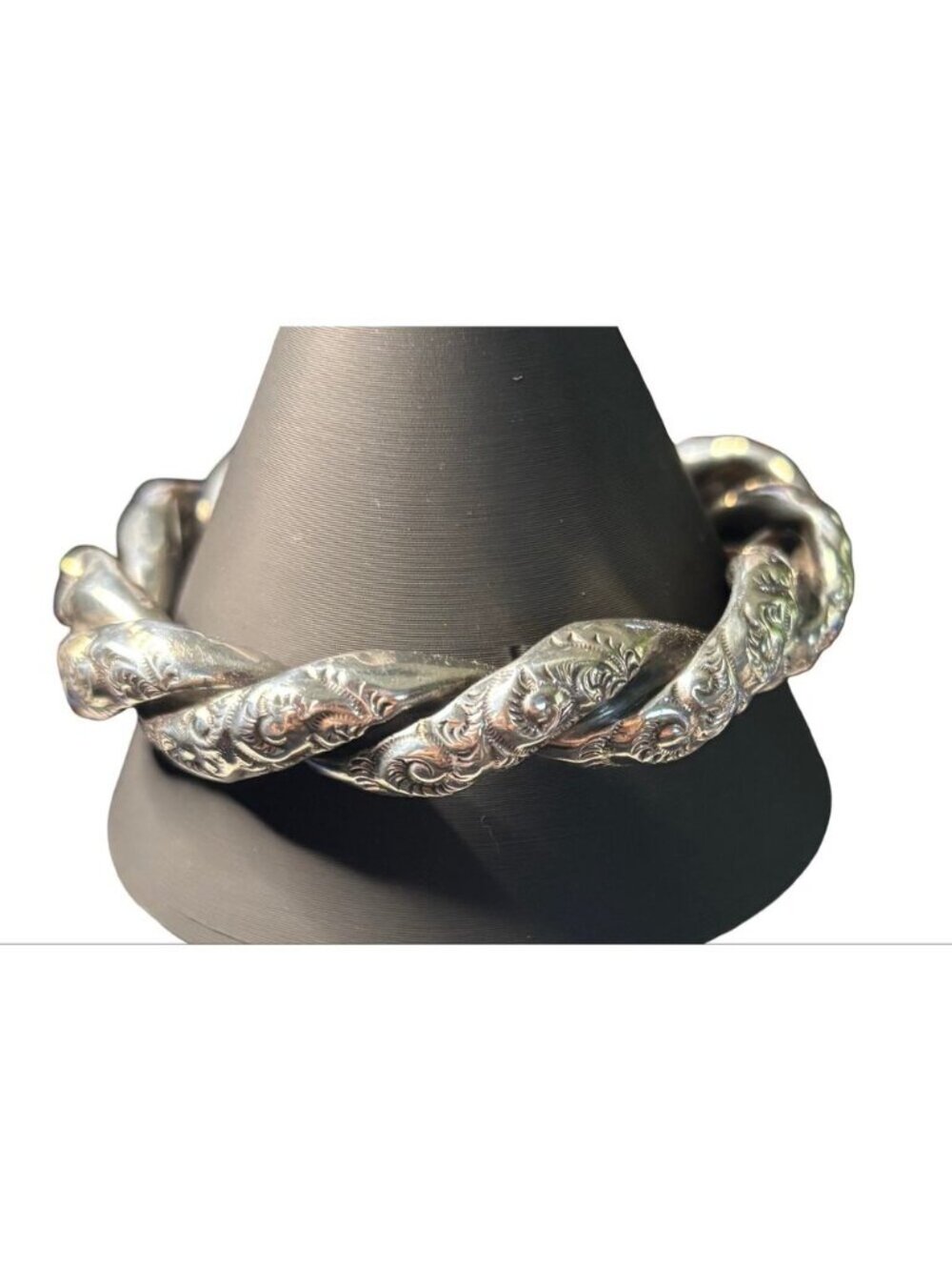 Lovely Victorian Baby Teething Ring Repousse Style Bangle - Picture 6 of 6